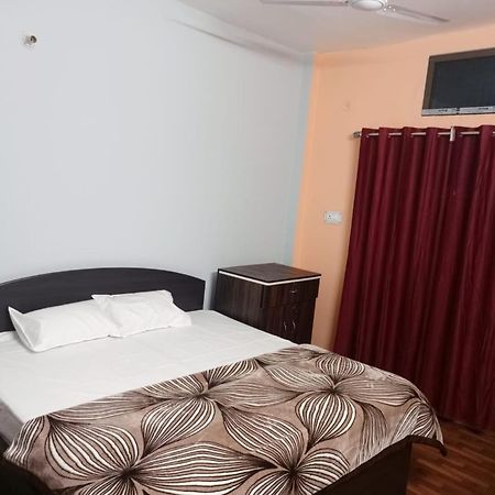 Shri Niwas Homestay Ayodhya Ngoại thất bức ảnh
