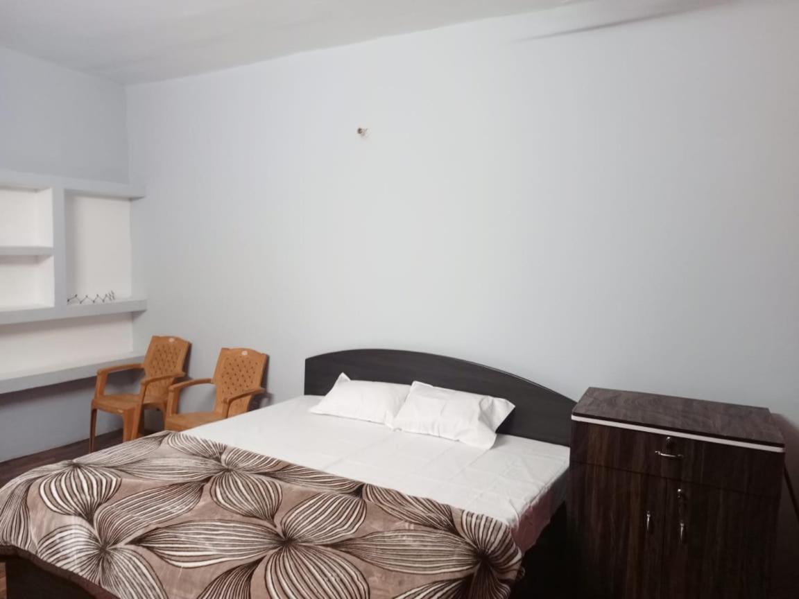 Shri Niwas Homestay Ayodhya Ngoại thất bức ảnh